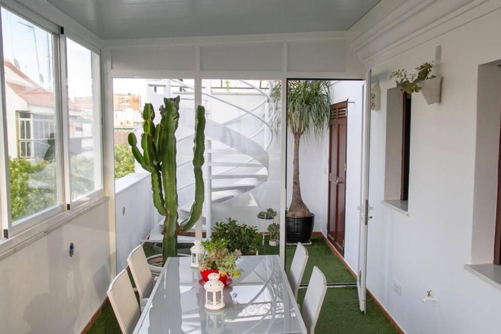 Penthouse Raggio Apartment เซบีญา ภายนอก รูปภาพ